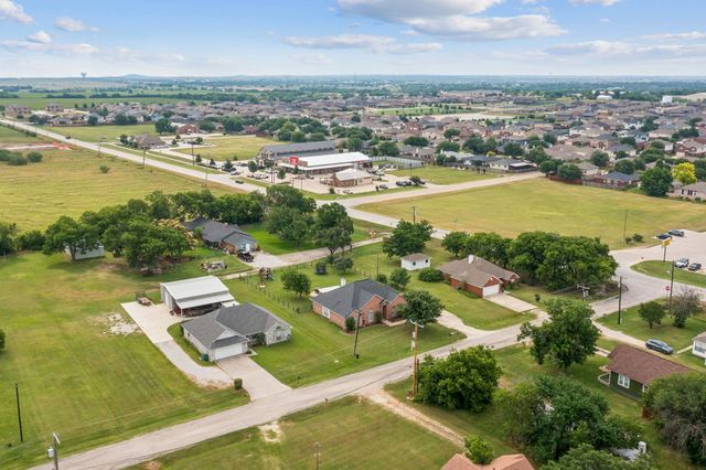 104 N Frederick Street, Ponder, TX 76259