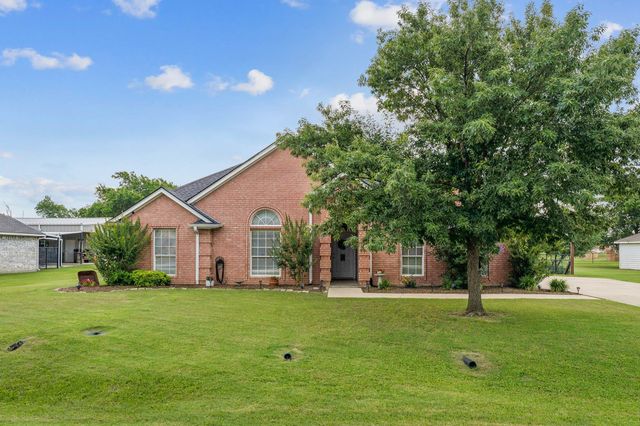 104 N Frederick Street, Ponder, TX 76259