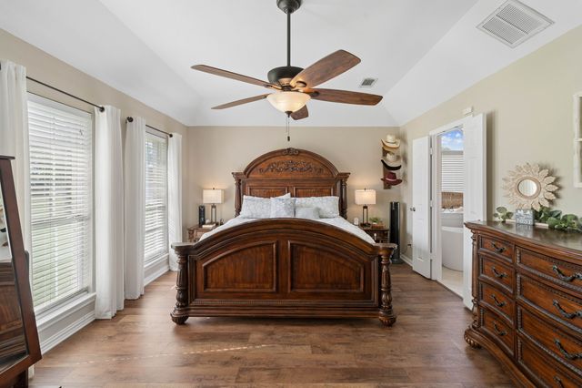104 N Frederick Street, Ponder, TX 76259