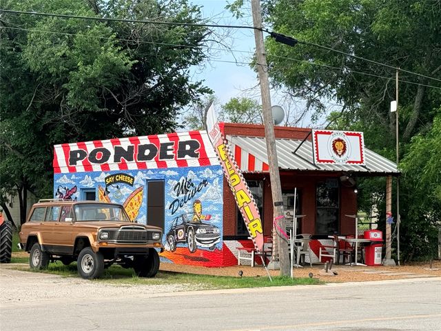 104 N Frederick Street, Ponder, TX 76259