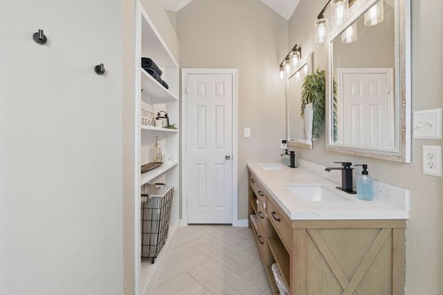 104 N Frederick Street, Ponder, TX 76259