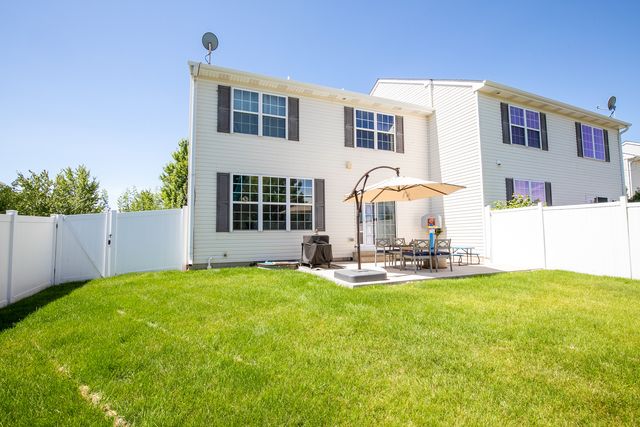 2765 CROOKER Drive, Yorkville, IL 60560