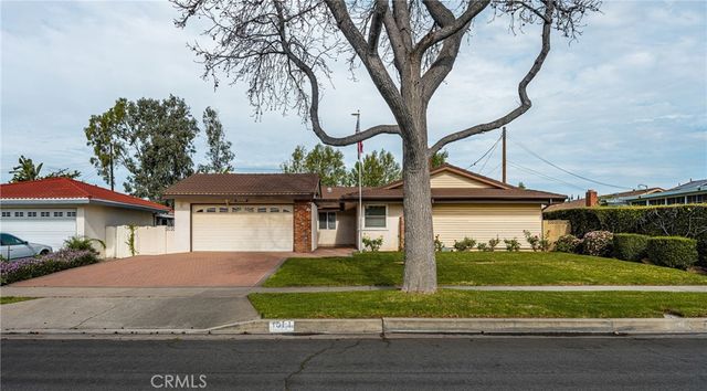 1011 E Chestnut, Orange, CA 92867