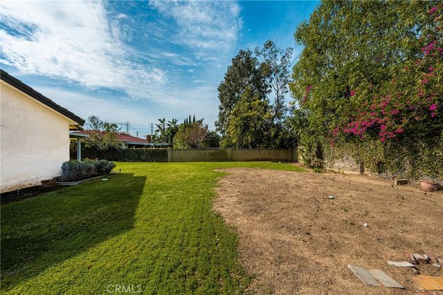 1011 E Chestnut, Orange, CA 92867