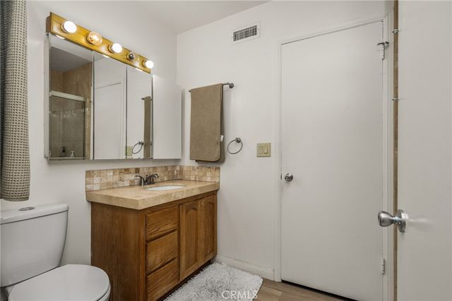 1011 E Chestnut, Orange, CA 92867