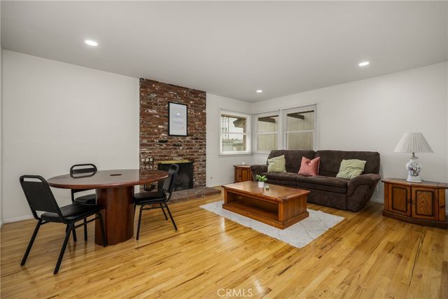 1011 E Chestnut, Orange, CA 92867