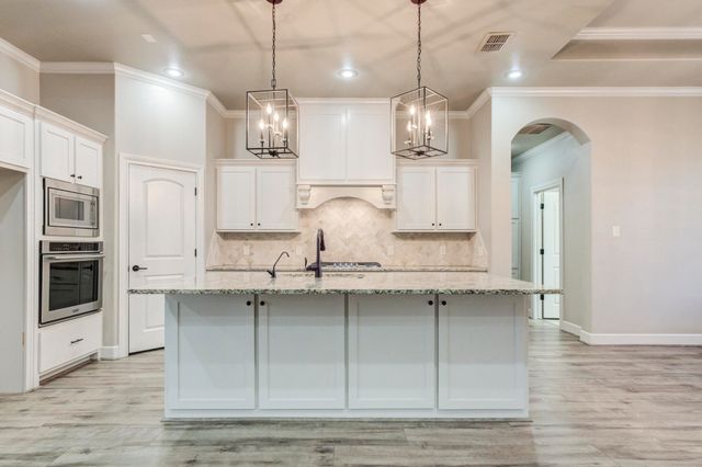 617 N 9th Street, Wolfforth, TX 79382