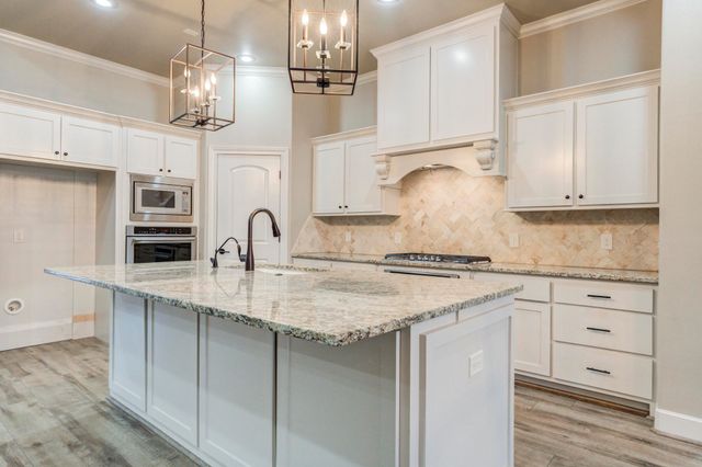 617 N 9th Street, Wolfforth, TX 79382