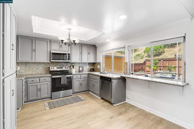 1243 Fairway Dr, Richmond, CA 94803