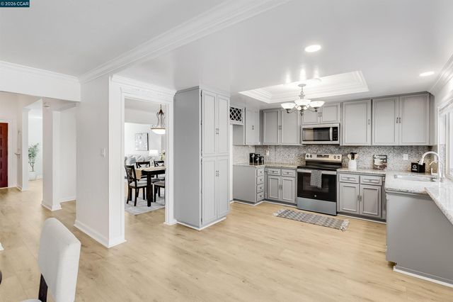 1243 Fairway Dr, Richmond, CA 94803