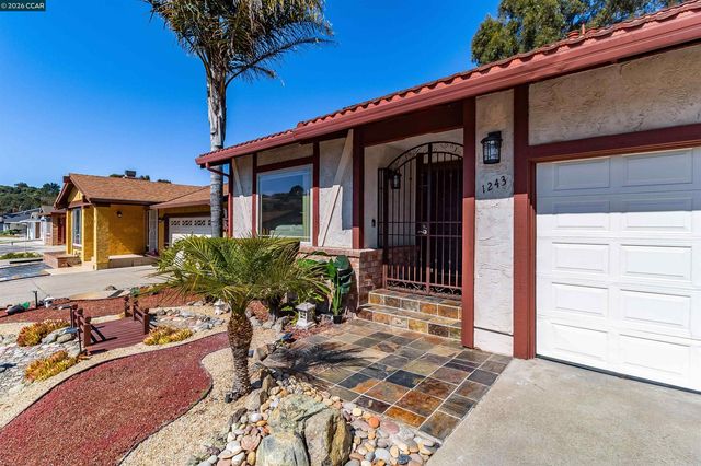 1243 Fairway Dr, Richmond, CA 94803
