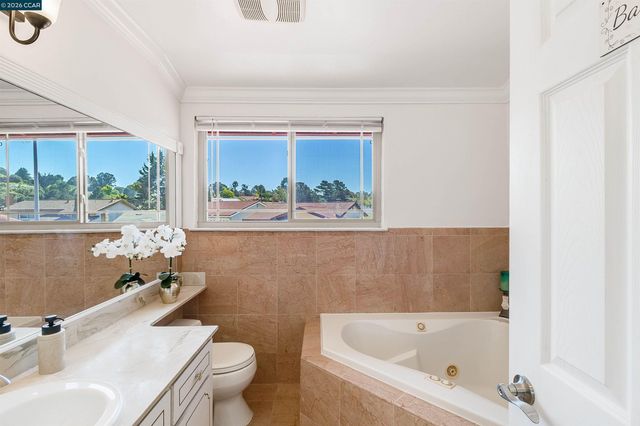 1243 Fairway Dr, Richmond, CA 94803