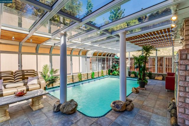 1243 Fairway Dr, Richmond, CA 94803