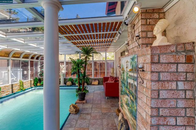 1243 Fairway Dr, Richmond, CA 94803
