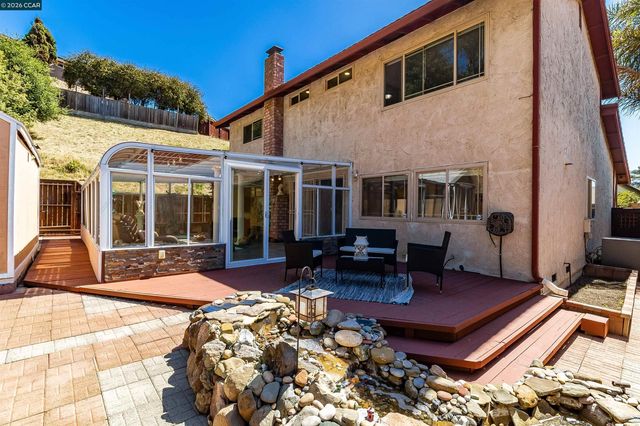 1243 Fairway Dr, Richmond, CA 94803