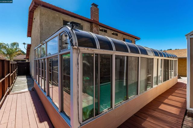 1243 Fairway Dr, Richmond, CA 94803