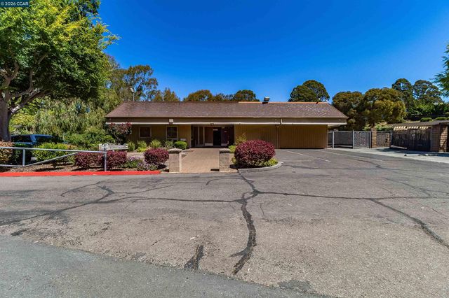 1243 Fairway Dr, Richmond, CA 94803