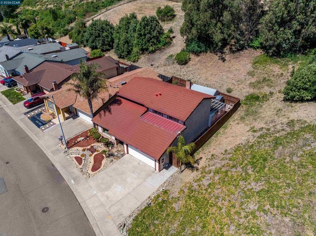 1243 Fairway Dr, Richmond, CA 94803