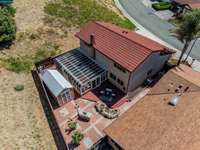 1243 Fairway Dr, Richmond, CA 94803
