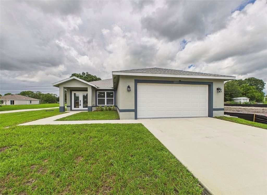 8815 100th Court, Vero Beach, FL 32967