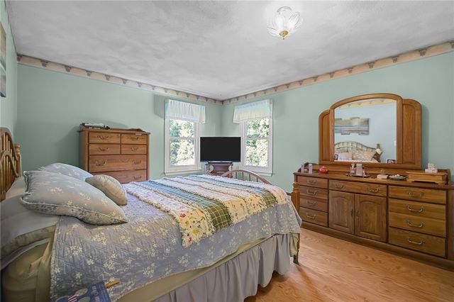 8 Eastward Drive, Lincoln, RI 02865