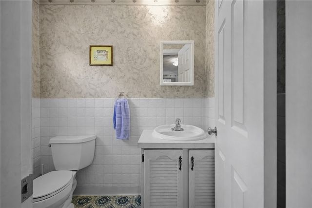 8 Eastward Drive, Lincoln, RI 02865