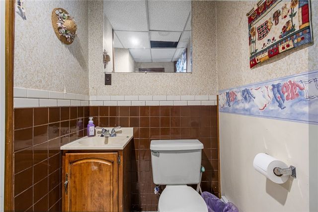 8 Eastward Drive, Lincoln, RI 02865