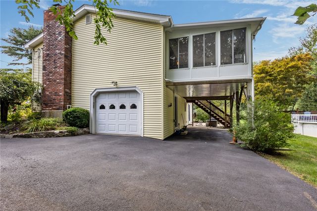 8 Eastward Drive, Lincoln, RI 02865