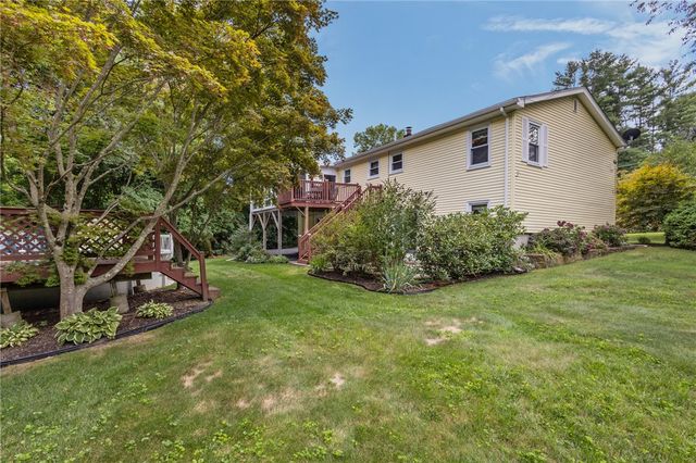 8 Eastward Drive, Lincoln, RI 02865