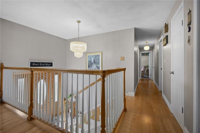 8 Eastward Drive, Lincoln, RI 02865