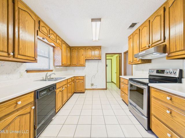 1504 Sioux Bayou Drive, Gautier, MS 39553
