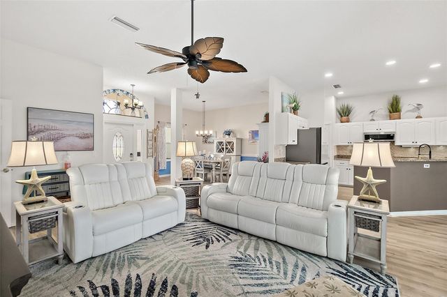 1 SLIPPER FLOWER PATH E, Palm Coast, FL 32164