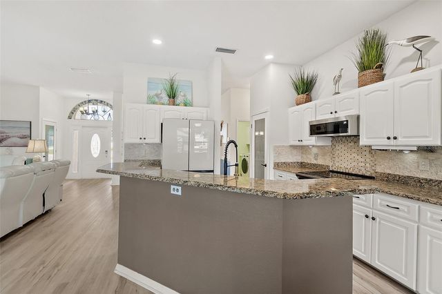 1 SLIPPER FLOWER PATH E, Palm Coast, FL 32164