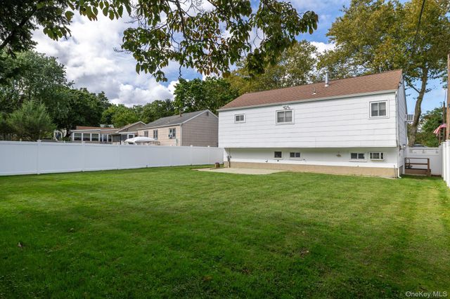 8 Ripley Drive, Northport, NY 11768