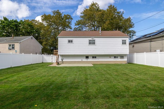 8 Ripley Drive, Northport, NY 11768