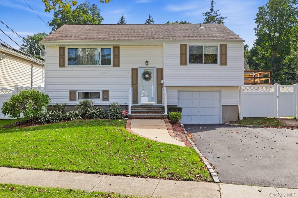 8 Ripley Drive, Northport, NY 11768 — exterior