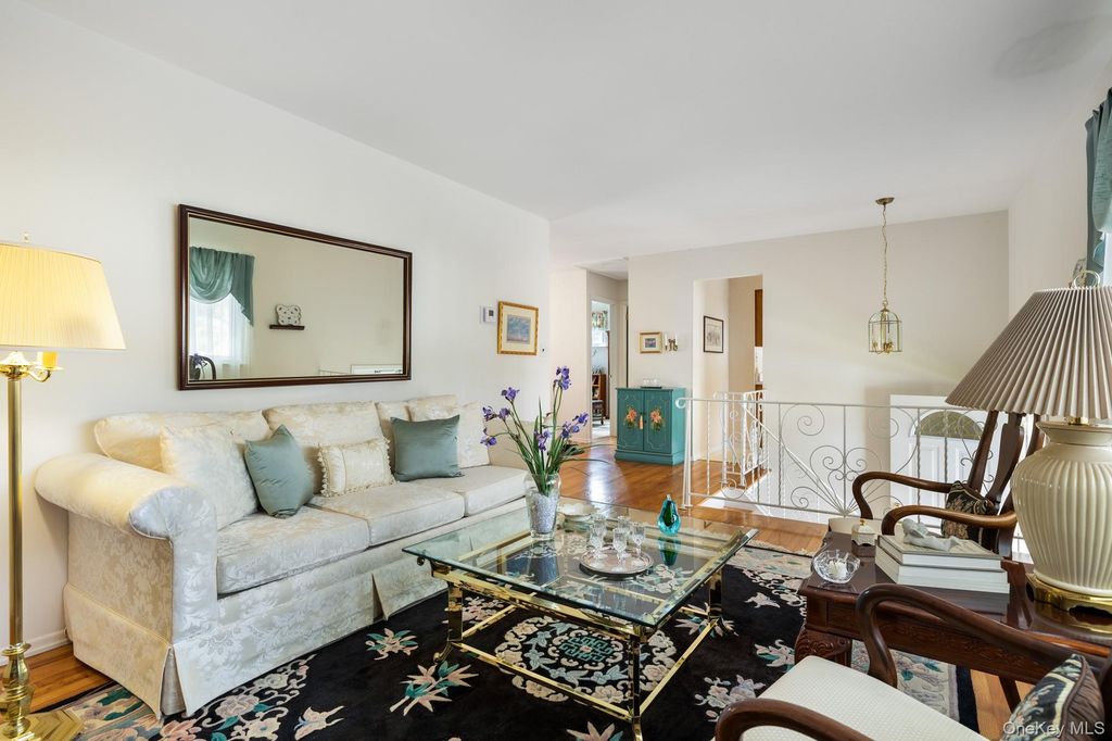 8 Ripley Drive, Northport, NY 11768 — photo 5