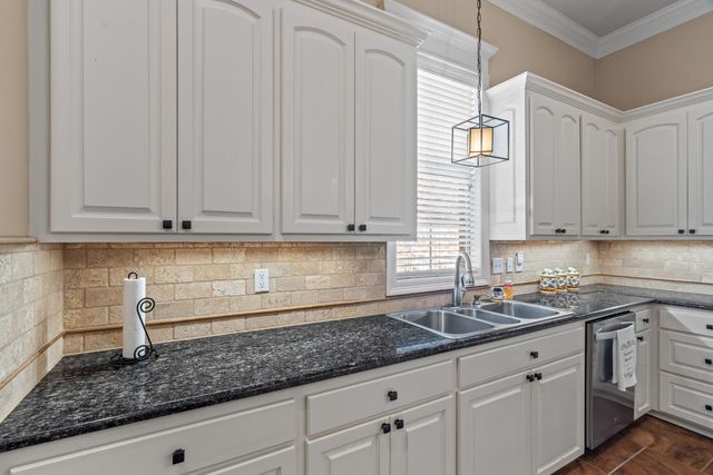 6 Spice Bush, Hattiesburg, MS 39402