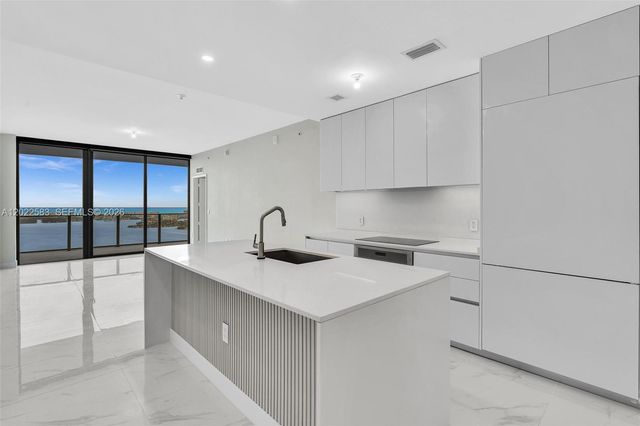 700 NE 24th st 5404, Miami, FL 33137