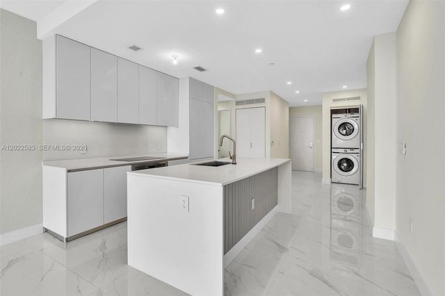 700 NE 24th st 5404, Miami, FL 33137
