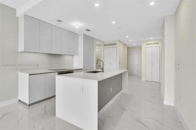 700 NE 24th st 5404, Miami, FL 33137