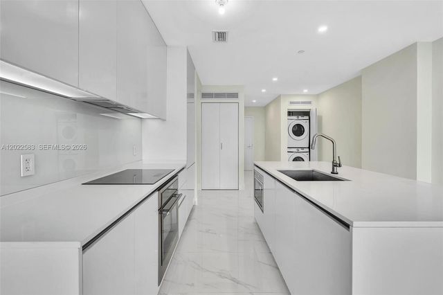 700 NE 24th st 5404, Miami, FL 33137