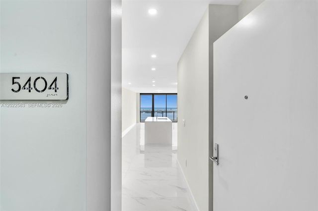 700 NE 24th st 5404, Miami, FL 33137