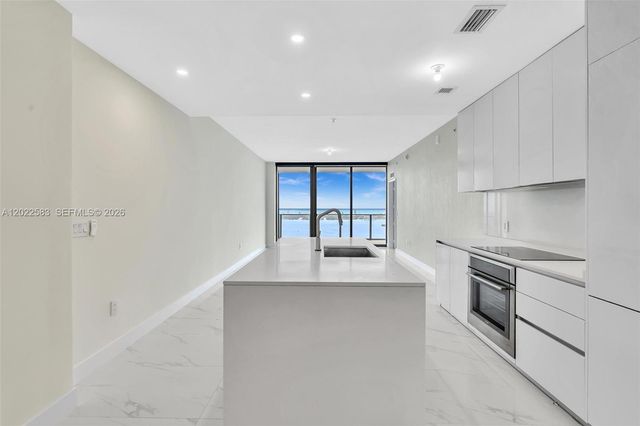 700 NE 24th st 5404, Miami, FL 33137