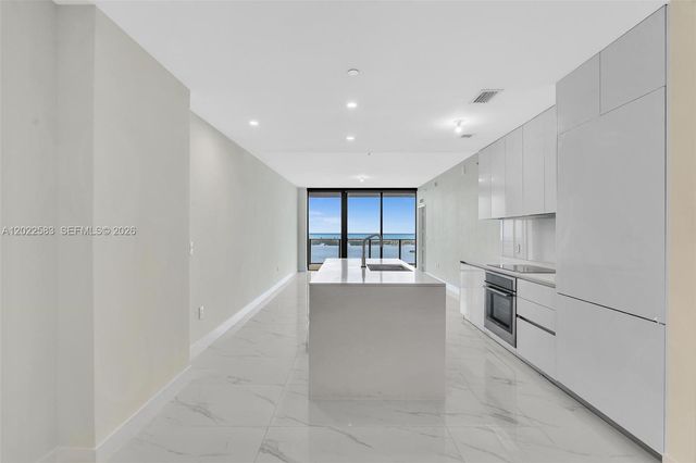 700 NE 24th st 5404, Miami, FL 33137