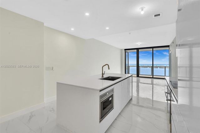 700 NE 24th st 5404, Miami, FL 33137