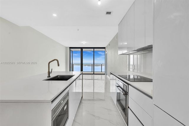 700 NE 24th st 5404, Miami, FL 33137