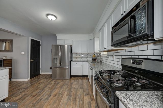 2 JUNIPER AVE, Somerdale, NJ 08083