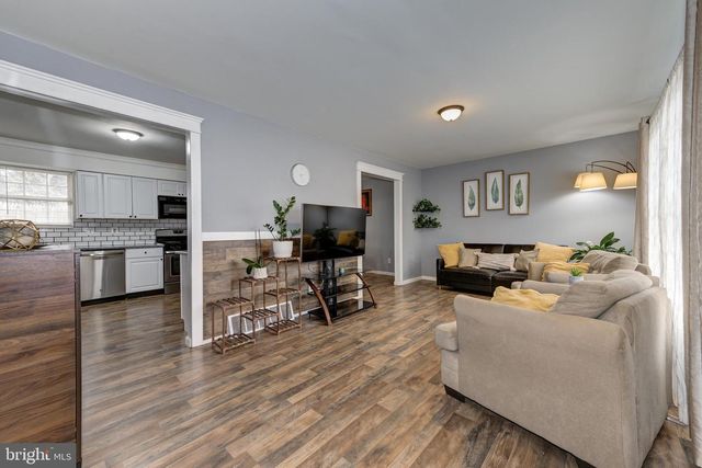 2 JUNIPER AVE, Somerdale, NJ 08083