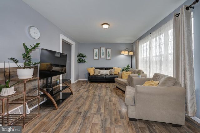 2 JUNIPER AVE, Somerdale, NJ 08083